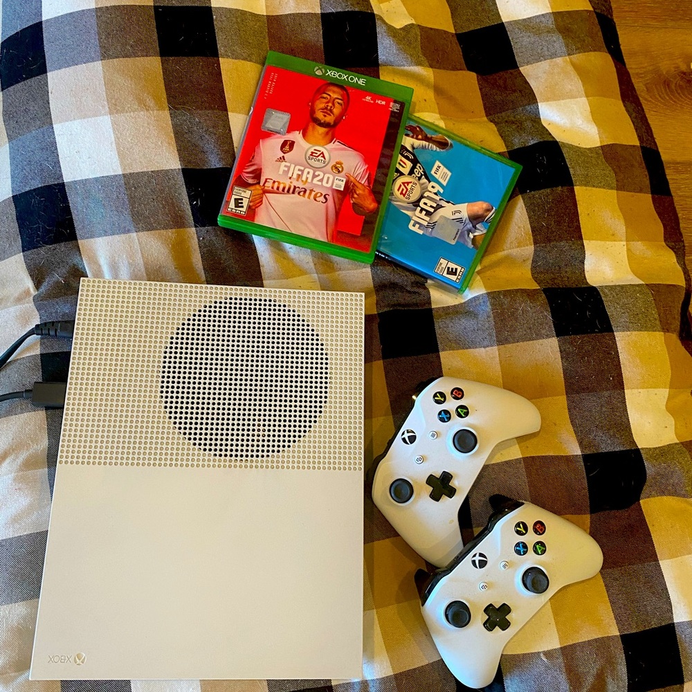 Xbox One S